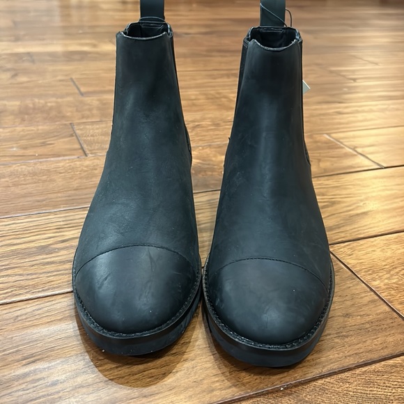 Cole Haan women’s waterproof black leather Mara grand Chelsea booties size 7 - Picture 12 of 13